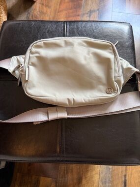 lululemon athletica Light Grey Cross Body Bag with Adjustable Strap
